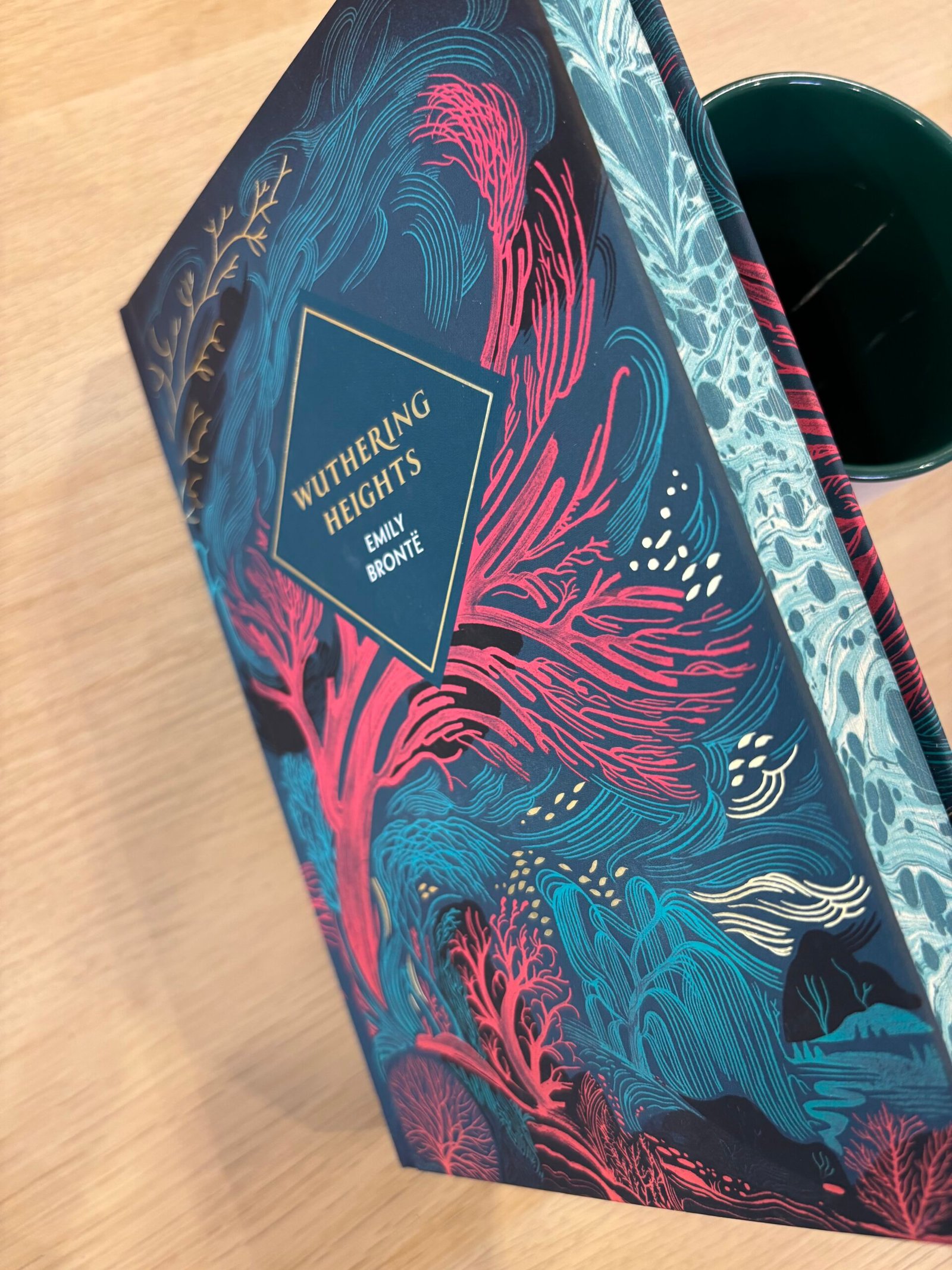 Wuthering heights sprayed edges