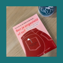 Ben je ongesteld of zo Honorata van den Akker bij Fairytale Books Cards and Gifts