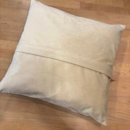 Handgemaakt Kussen Veloers bij Fairytale books cards and gifts