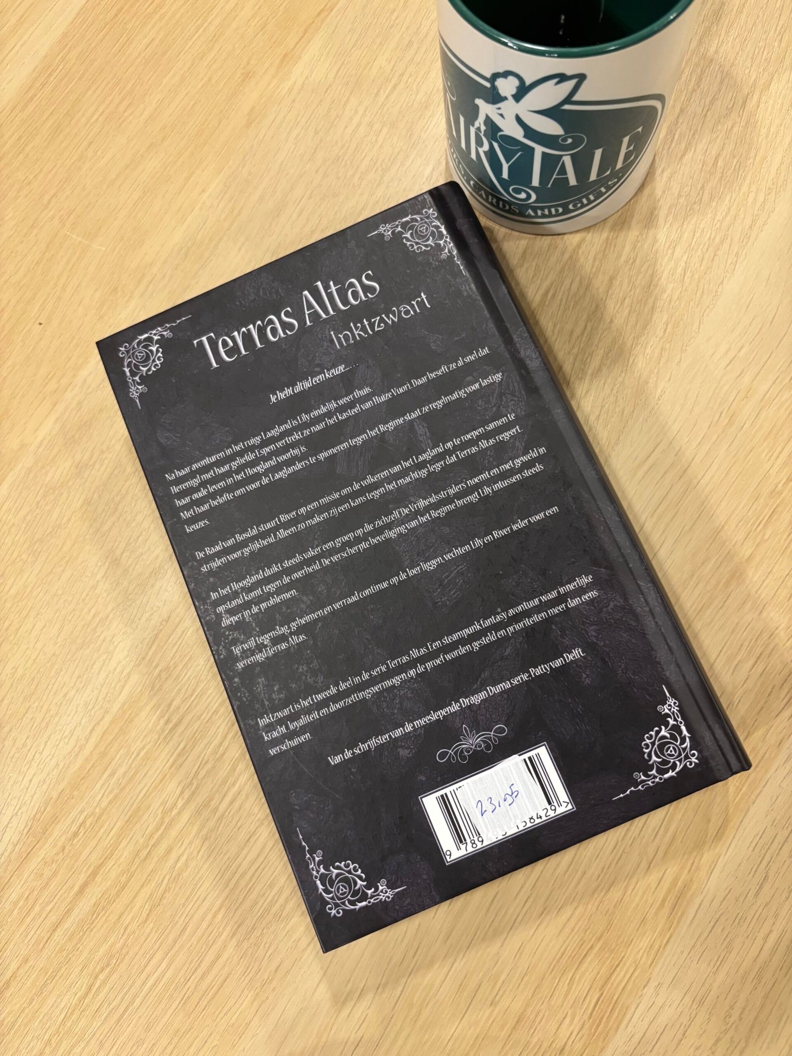 Terras Altas Inktzwart Patty van Delft bij FairyTale books cards and gifts Terras Altas Inktzwart Patty van Delft bij FairyTale books cards and gifts